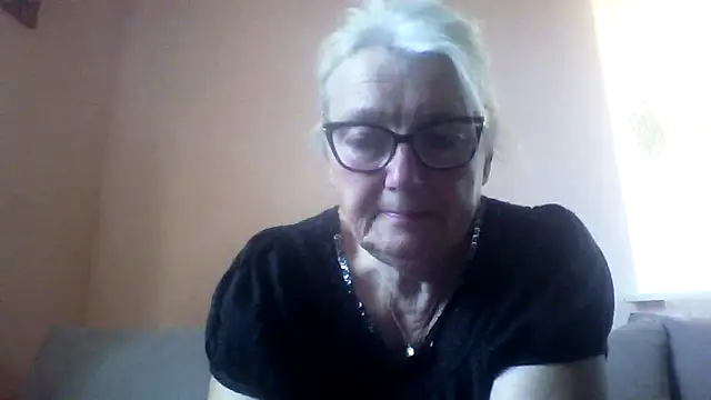 Snapshot of AmyLove353 chatting on June 16, 2026, 4:23 am AmyLove353 online show from June 16, 2026, 4:23 am