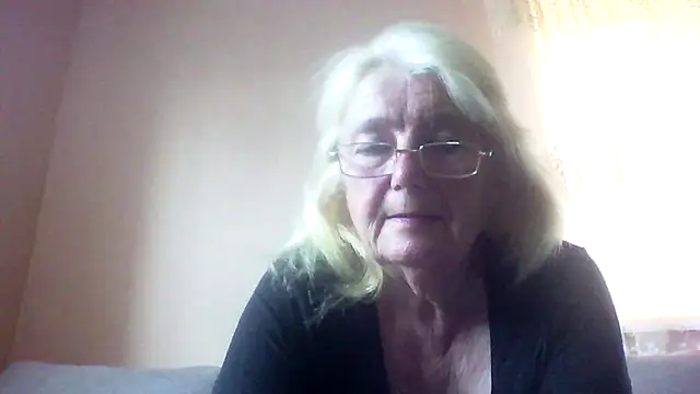 Snapshot of AmyLove353 chatting on August 1, 2026, 4:32 am AmyLove353 online show from August 1, 2026, 4:32 am