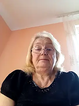 AmyLove353 online show from November 17, 2025, 11:36 am