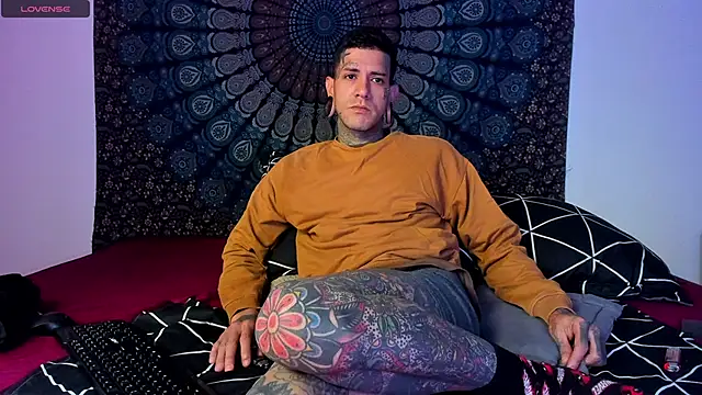 cleoo jhonny online show from February 13, 2026, 12:32 am