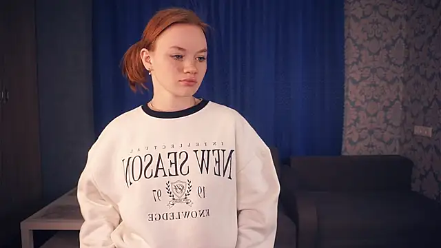 KarlynGow online show from November 15, 2025, 6:17 am