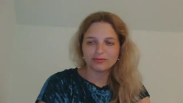 Snapshot of ElisSky301 chatting on June 1, 2026, 9:03 pm ElisSky301 online show from June 1, 2026, 9:03 pm