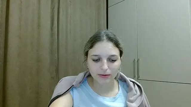 ElisSky301 online show from October 25, 2025, 8:53 pm