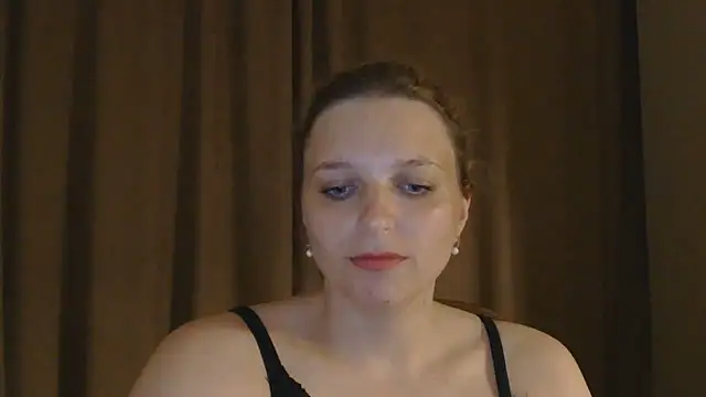 Snapshot of ElisSky301 chatting on May 23, 2026, 8:08 pm ElisSky301 online show from May 23, 2026, 8:08 pm