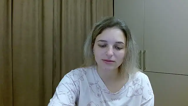 ElisSky301 online show from November 13, 2025, 11:08 pm