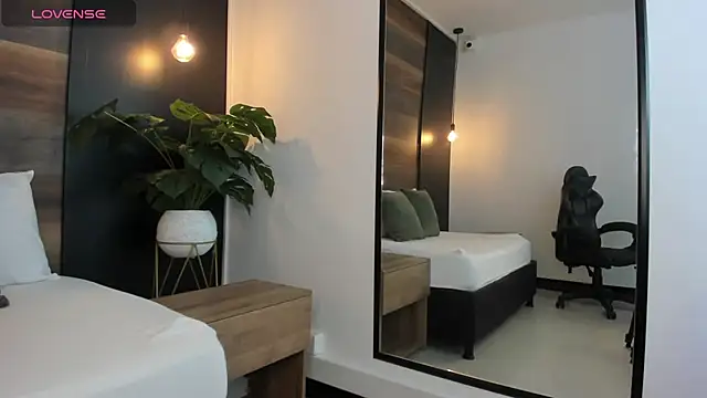 Snapshot of mia_collins96 chatting on February 8, 2026, 1:58 am mia collins96 online show from February 8, 2026, 1:58 am