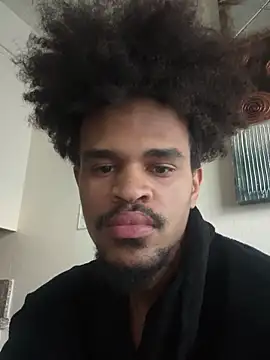 Snapshot of Mrmakeherwet_Tez chatting on February 5, 2026, 5:42 pm Mrmakeherwet Tez online show from February 5, 2026, 5:42 pm