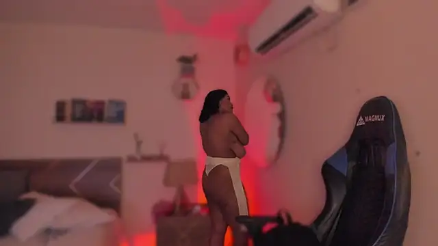 YariRose online show from February 13, 2026, 1:44 pm