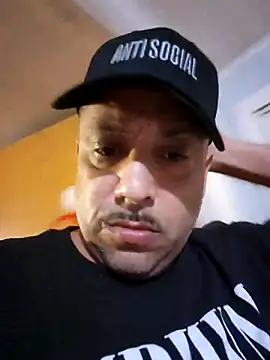 Snapshot of LatinDaddy773 chatting on October 20, 2025, 11:16 pm LatinDaddy773 online show from October 20, 2025, 11:16 pm