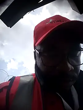 Pussylover911o online show from November 10, 2025, 10:42 am