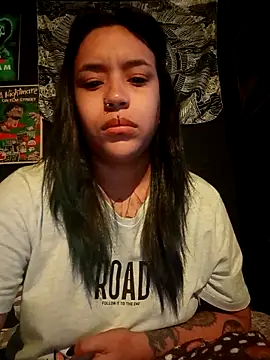 Isis Bathory online show from November 9, 2025, 11:47 am