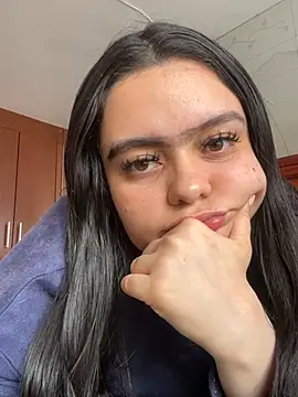 Selena Roa online show from April 29, 2026, 7:09 pm