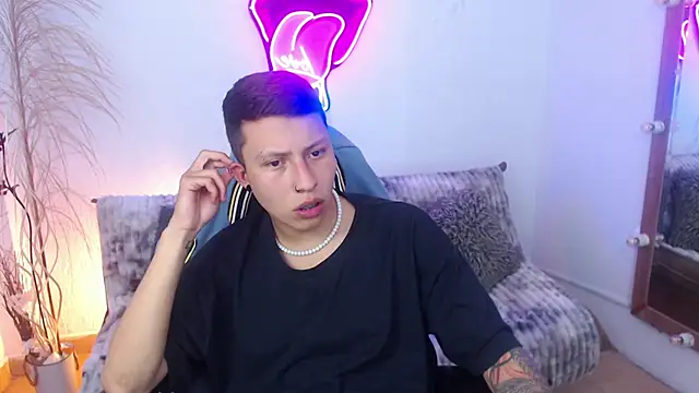 Martin West online show from October 22, 2025, 11:58 pm