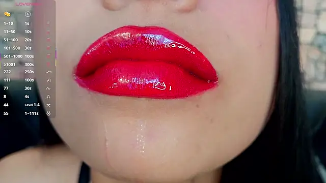 mia roux1 online show from November 3, 2025, 6:33 pm