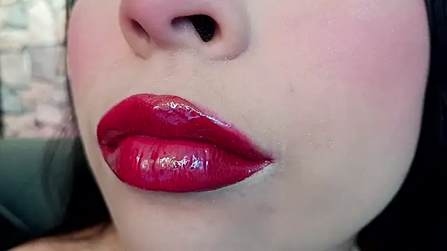 mia roux1 online show from November 27, 2025, 8:20 pm