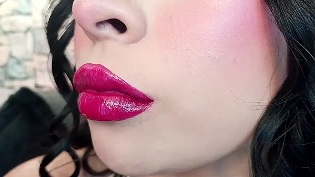 mia roux1 online show from November 21, 2025, 7:02 pm