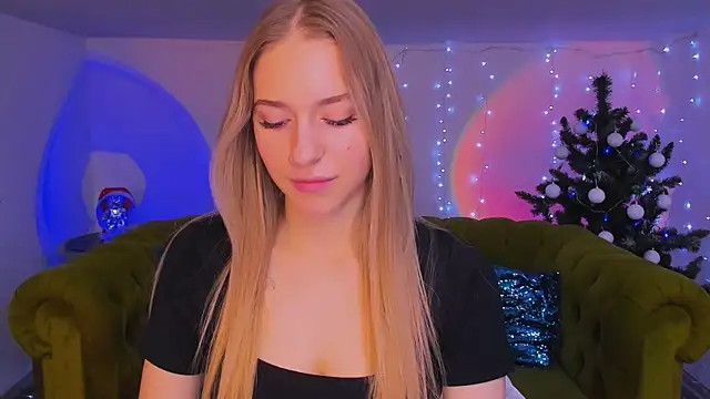 sassy cutie online show from December 17, 2025, 6:18 am