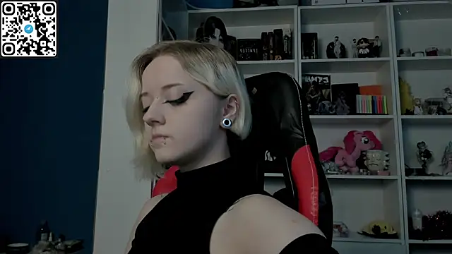 Snapshot of Holy_Mistress_S chatting on February 6, 2026, 10:00 am Holy Mistress S online show from February 6, 2026, 10:00 am