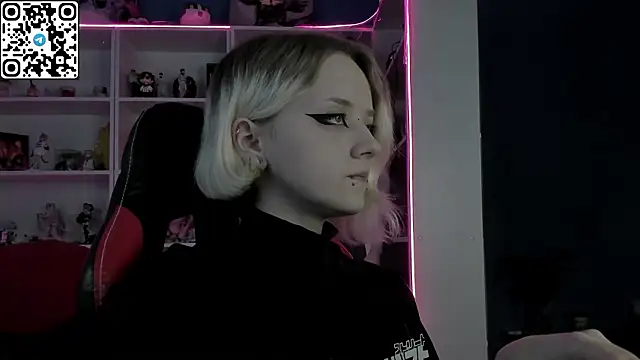 Holy Mistress S online show from March 18, 2026, 10:07 am