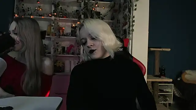 Snapshot of Holy_Mistress_S chatting on October 31, 2025, 10:45 am Holy Mistress S online show from October 31, 2025, 10:45 am