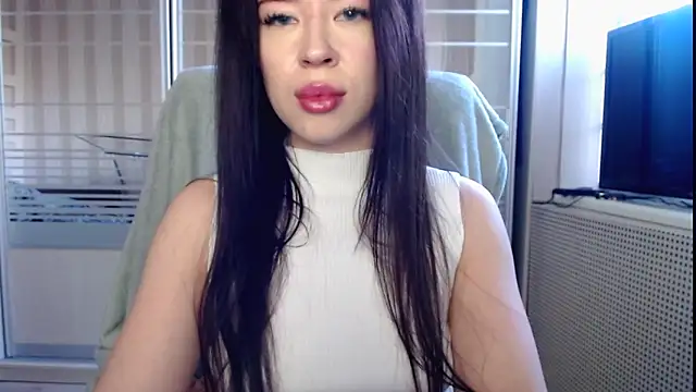 Snapshot of Laura_miss chatting on November 4, 2025, 11:14 am Laura miss online show from November 4, 2025, 11:14 am