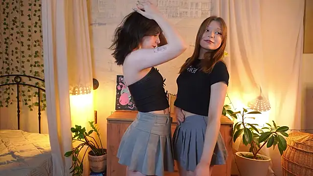 JanelAkerley online show from November 21, 2025, 3:38 am