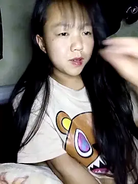 Quynhsumon online show from March 11, 2026, 3:06 pm