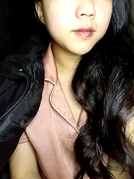 Quynhsumon online show from February 8, 2026, 1:25 am