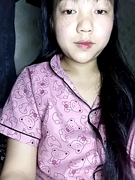 Quynhsumon online show from February 12, 2026, 3:12 pm