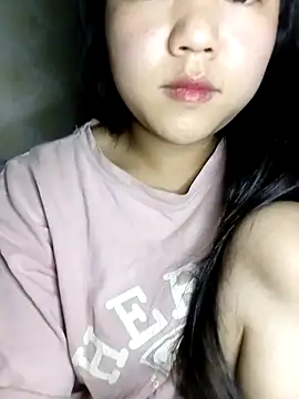 Quynhsumon online show from February 13, 2026, 3:12 pm