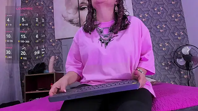 Debora Cienfuegos25 online show from January 8, 2026, 4:13 pm