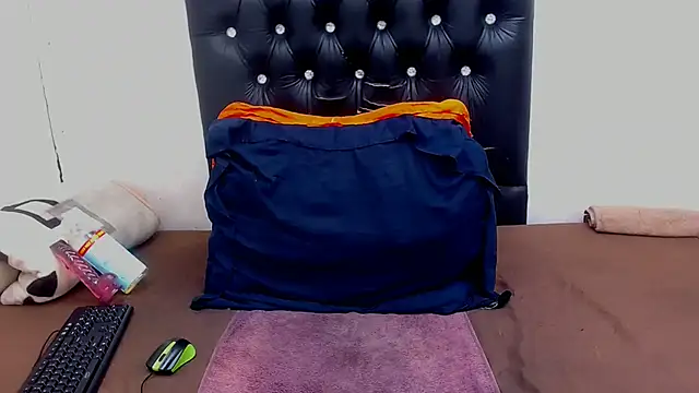 MatureMilfxxx online show from February 6, 2026, 1:56 am