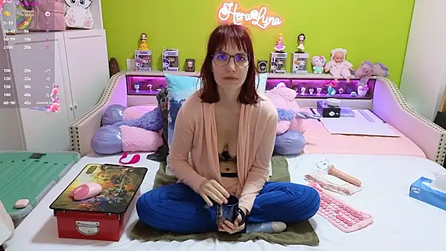  HeraLuna  online show from March 12, 2026, 9:52 pm