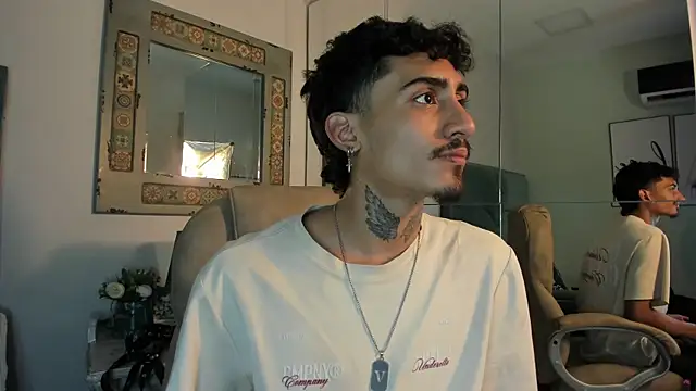 Mr Strike online show from December 2, 2025, 3:19 am