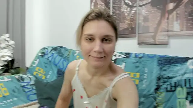 Tenderly Sophie online show from November 28, 2025, 1:17 am