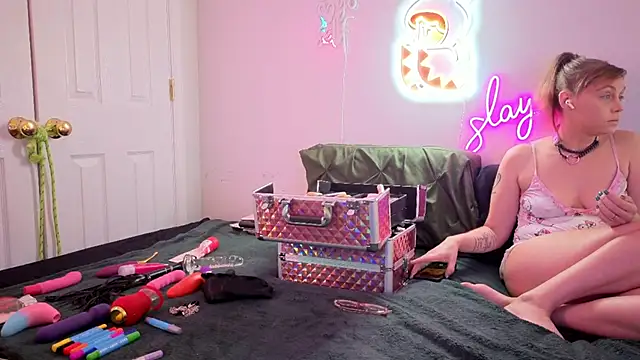 daddysprincess731 online show from April 6, 2026, 3:35 am