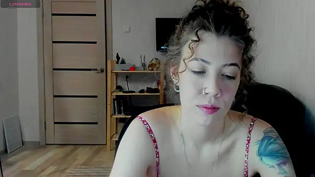 twinkle rosie online show from January 7, 2026, 4:39 am