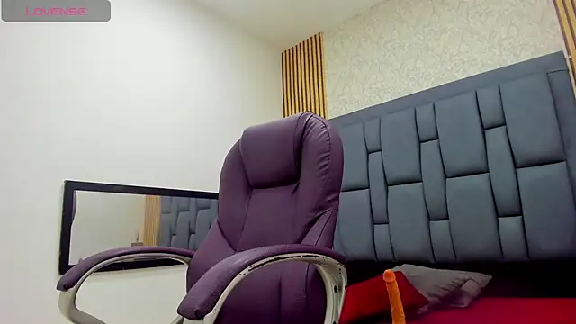 Snapshot of aurore_adams chatting on October 28, 2025, 11:42 am aurore adams online show from October 28, 2025, 11:42 am