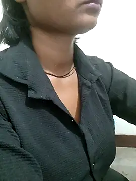 Snapshot of Rinki_hoty chatting on November 1, 2025, 4:23 pm Rinki hoty online show from November 1, 2025, 4:23 pm