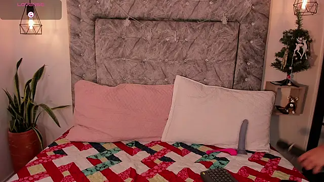 Amatista desire online show from December 20, 2025, 12:19 pm