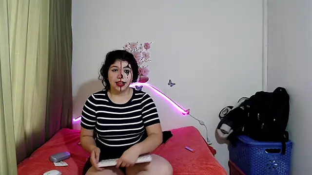 Snapshot of BRYXS1 chatting on October 31, 2025, 2:13 pm BRYXS1 online show from October 31, 2025, 2:13 pm