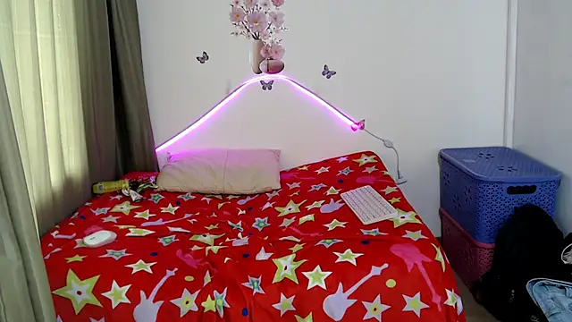 Snapshot of BRYXS1 chatting on October 28, 2025, 7:13 pm BRYXS1 online show from October 28, 2025, 7:13 pm