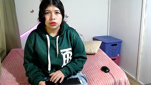 Snapshot of BRYXS1 chatting on November 15, 2025, 7:29 pm BRYXS1 online show from November 15, 2025, 7:29 pm