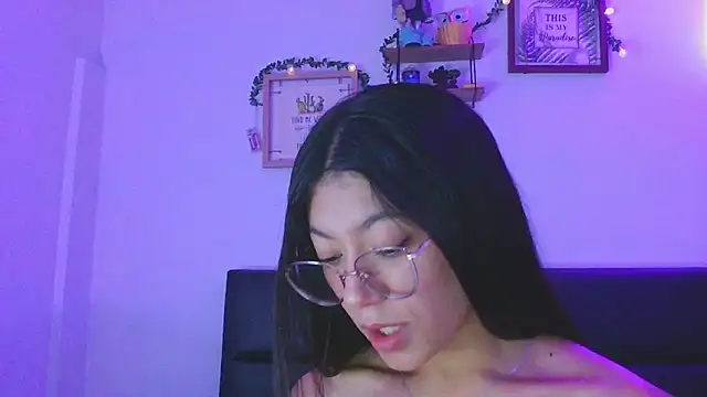 LissyM online show from December 19, 2025, 9:28 pm