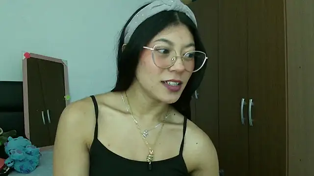 LissyM online show from November 4, 2025, 6:22 pm