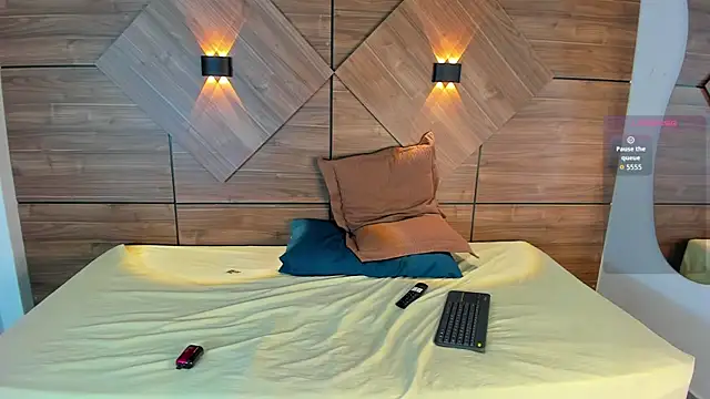 Snapshot of RosseDeAmore chatting on November 28, 2025, 8:20 pm RosseDeAmore online show from November 28, 2025, 8:20 pm