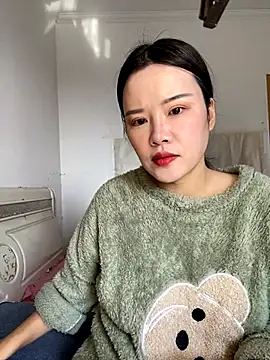 yoyou666 online show from November 21, 2025, 2:43 am