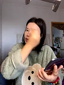 yoyou666 online show from November 18, 2025, 12:04 am