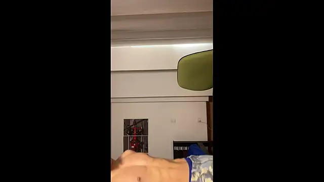 Snapshot of JUSTIN_JHONS chatting on December 15, 2025, 4:13 pm JUSTIN JHONS online show from December 15, 2025, 4:13 pm