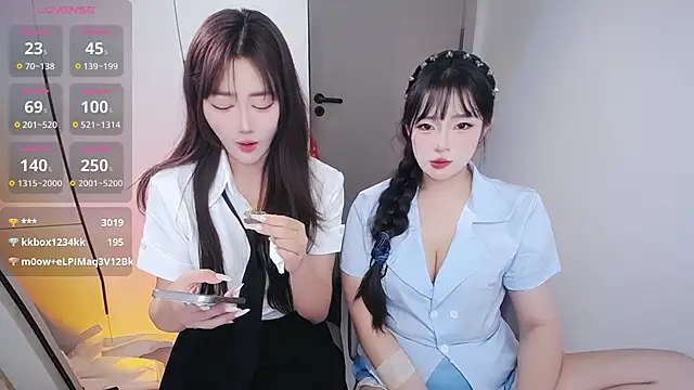 Snapshot of Follyise chatting on November 23, 2025, 2:38 pm Follyise online show from November 23, 2025, 2:38 pm